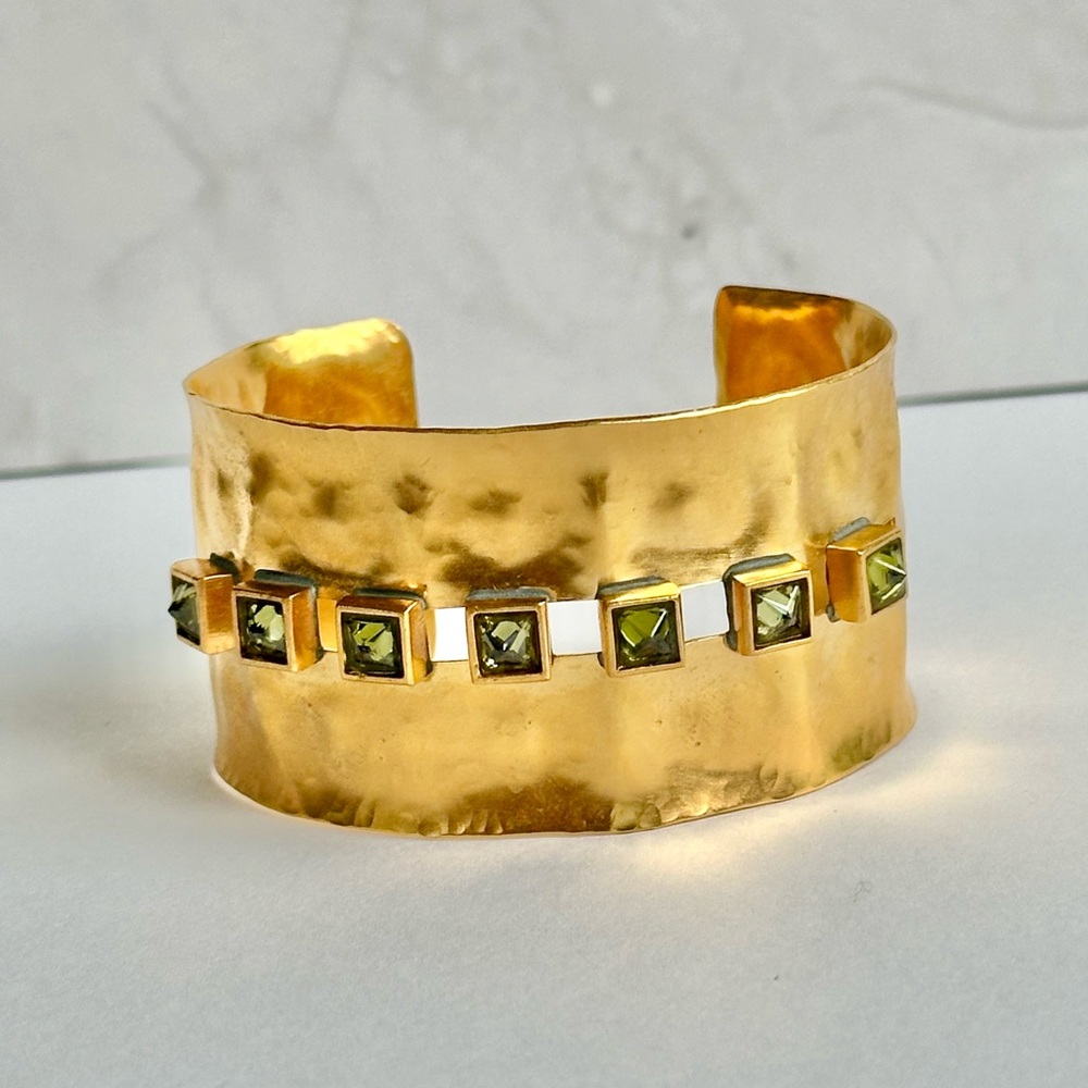 VINTAGE Gold Cuff Bracelet- Green Stones - Picture 3 of 8